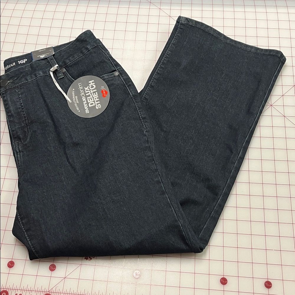 AVENUE NWT Casual Weekend Work Deluxe Stretch Dark Wash Bootcut Denim Jeans 16P - Picture 10 of 16
